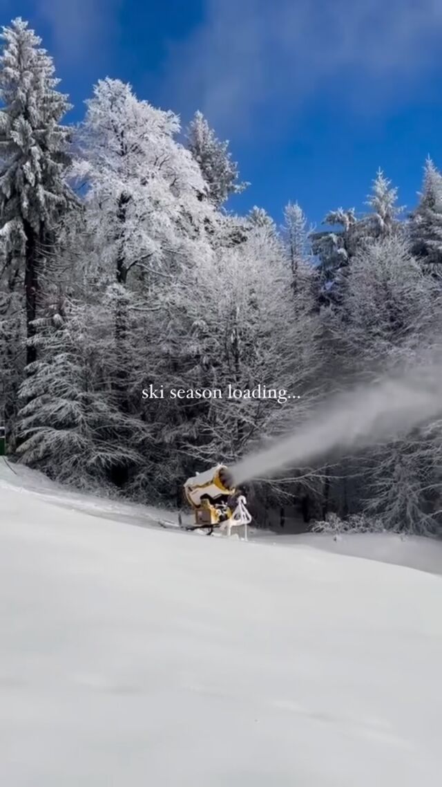 Zimní sezóna se blíží!❄️
Kdo už má připravenou výbavu na první obloučky?⛷️🏂

#horskyresortbukovka#tadytomiluju#ski#winter